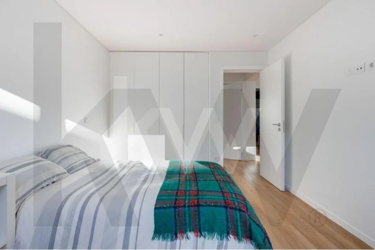Apartamento T4 para Arrendamento em Lordelo do Ouro e Massarelos Foto 18
