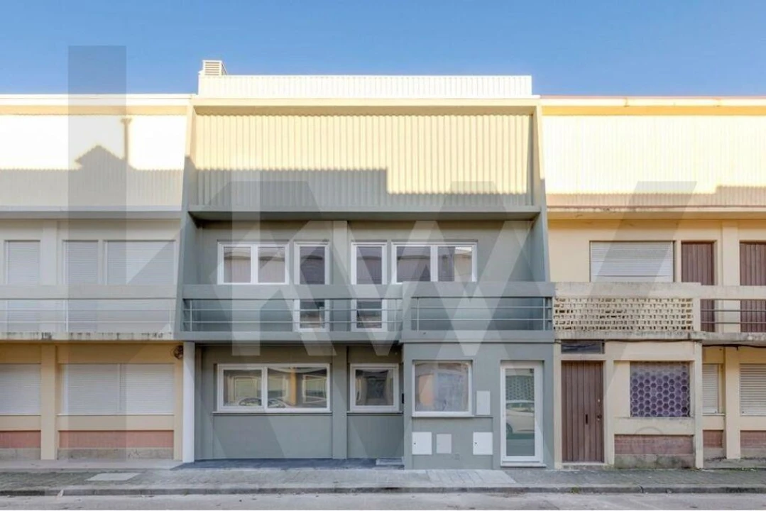 Apartamento T4 para Arrendamento em Lordelo do Ouro e Massarelos Foto 1