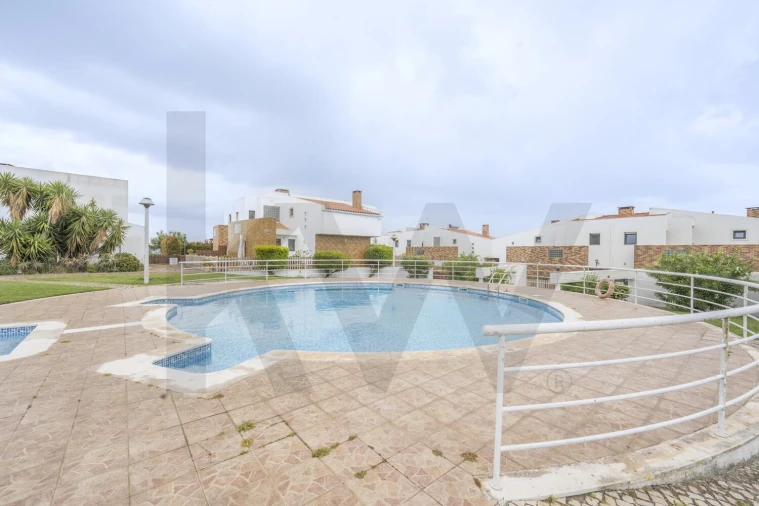 Moradia T4 para Venda em Caparica e Trafaria Foto 40