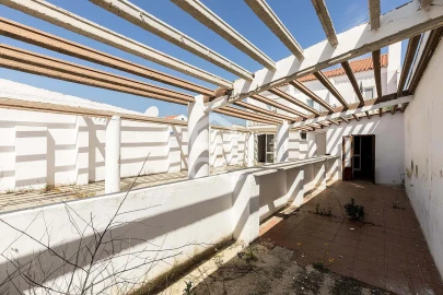 Negócio para Venda em Malagueira e Horta das Figueiras