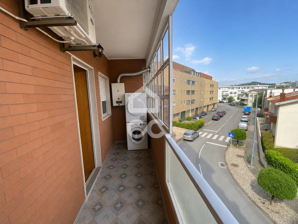 Apartamento T2 para Venda em Selho (São Cristovão) Foto 2