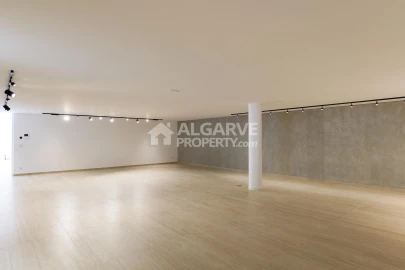 Moradia T6 para Venda em Quarteira