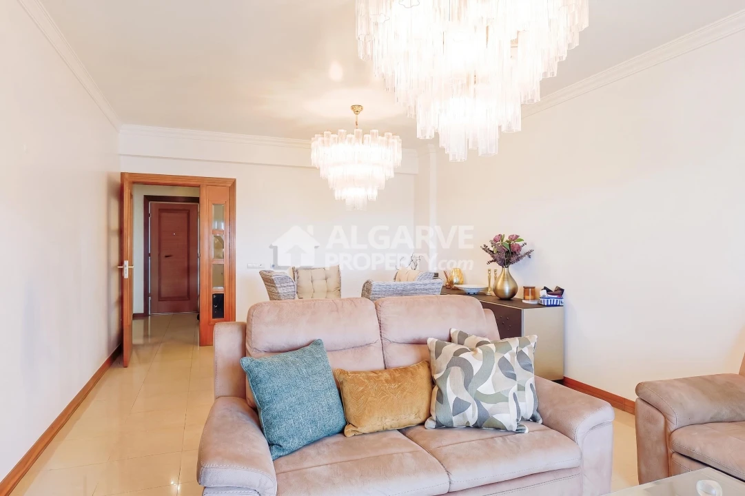 Apartamento T2 para Venda em Quarteira Foto 2
