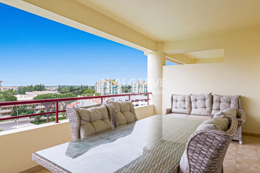 Apartamento T2 para Venda em Quarteira Foto 6