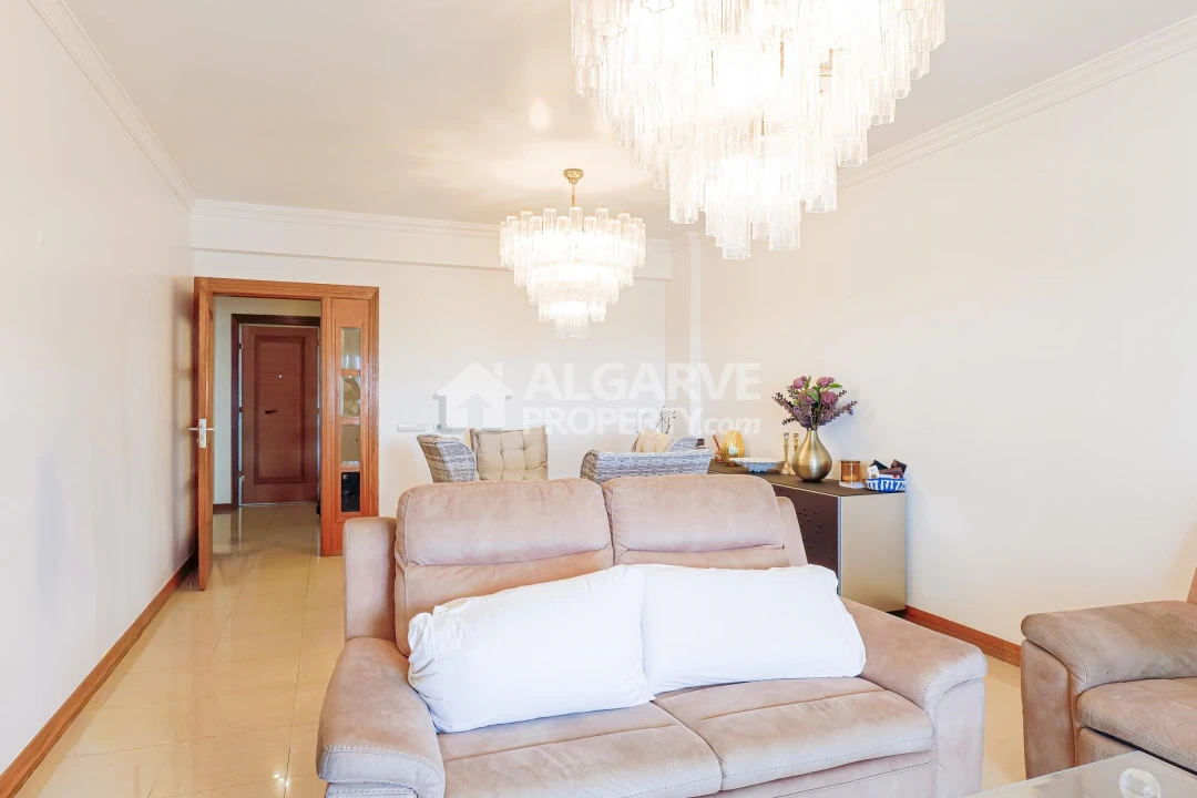 Apartamento T2 para Venda em Quarteira Foto 4