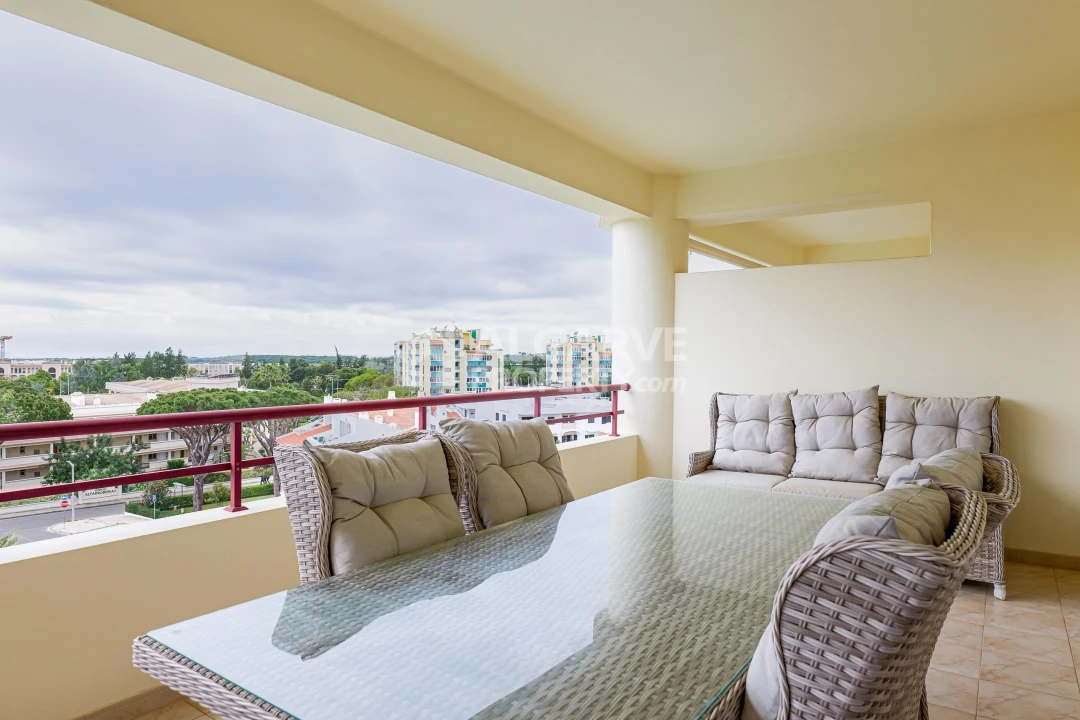 Apartamento T2 para Venda em Quarteira Foto 18