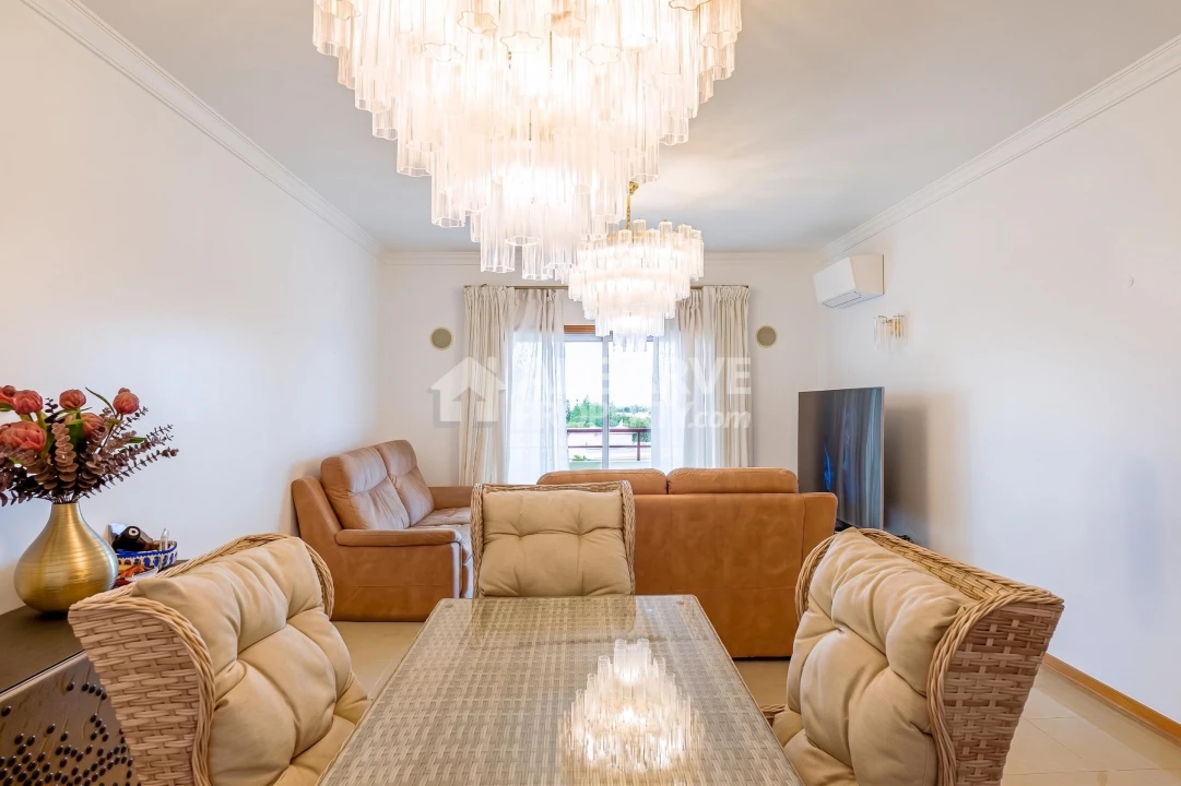 Apartamento T2 para Venda em Quarteira Foto 9