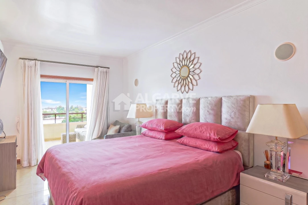 Apartamento T2 para Venda em Quarteira Foto 4