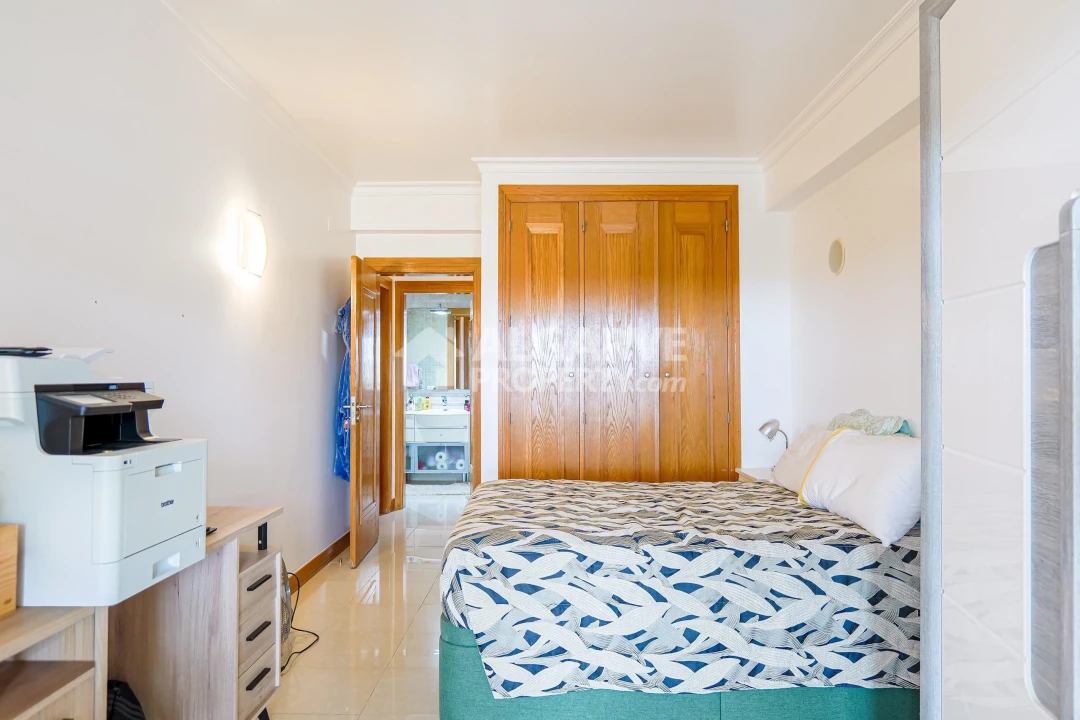 Apartamento T2 para Venda em Quarteira Foto 11