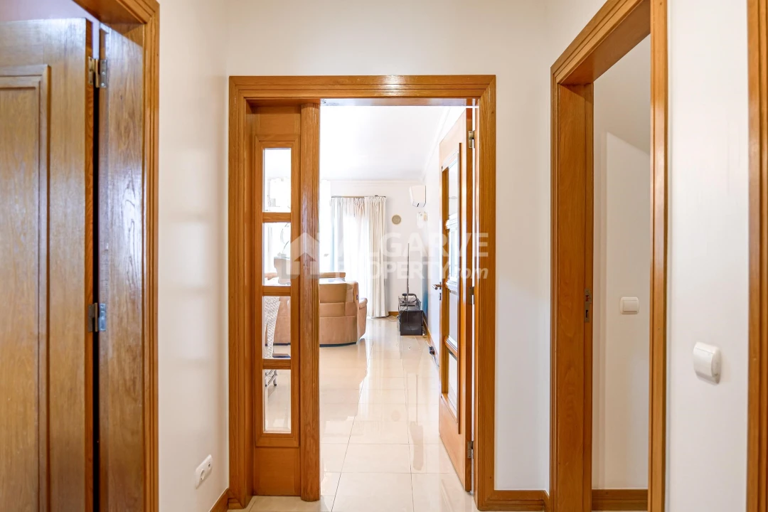 Apartamento T2 para Venda em Quarteira Foto 7