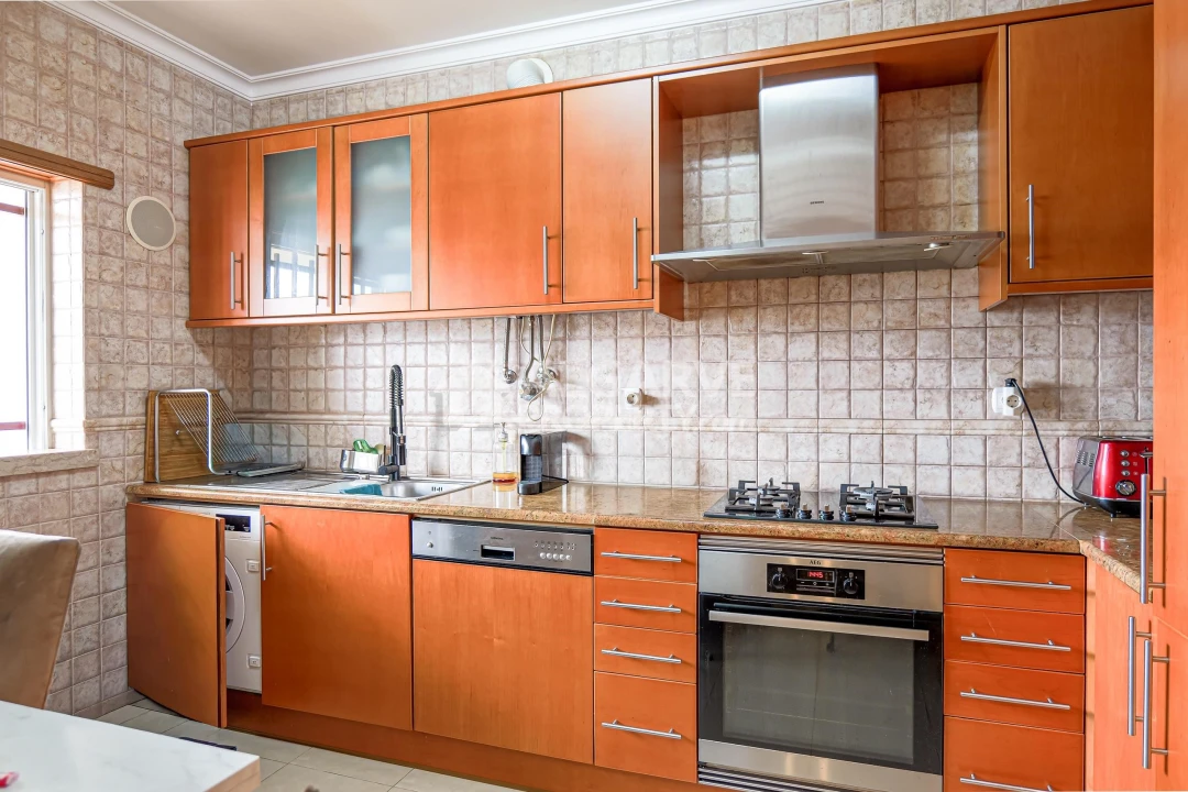 Apartamento T2 para Venda em Quarteira Foto 3