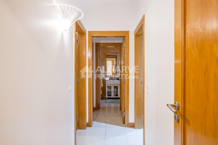 Apartamento T2 para Venda em Quarteira Foto 9