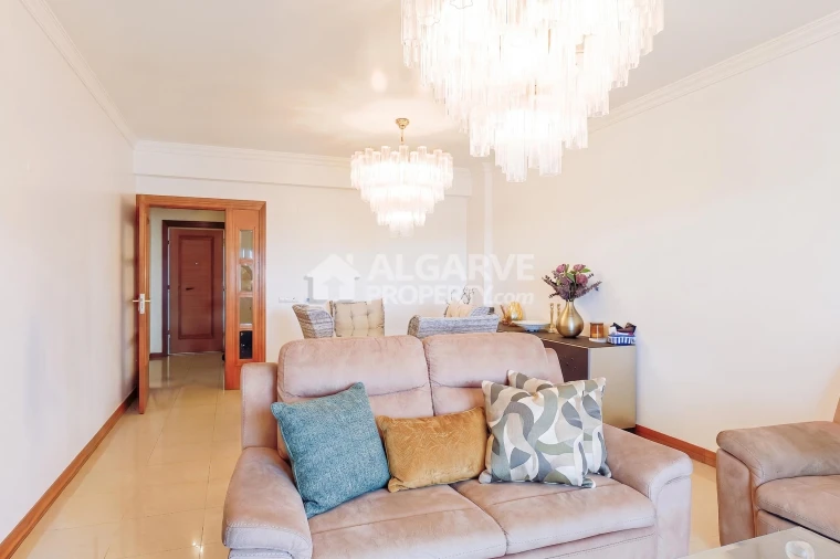 Apartamento T2 para Venda em Quarteira Foto 2