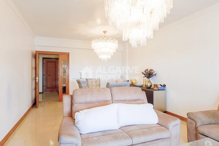 Apartamento T2 para Venda em Quarteira Foto 4