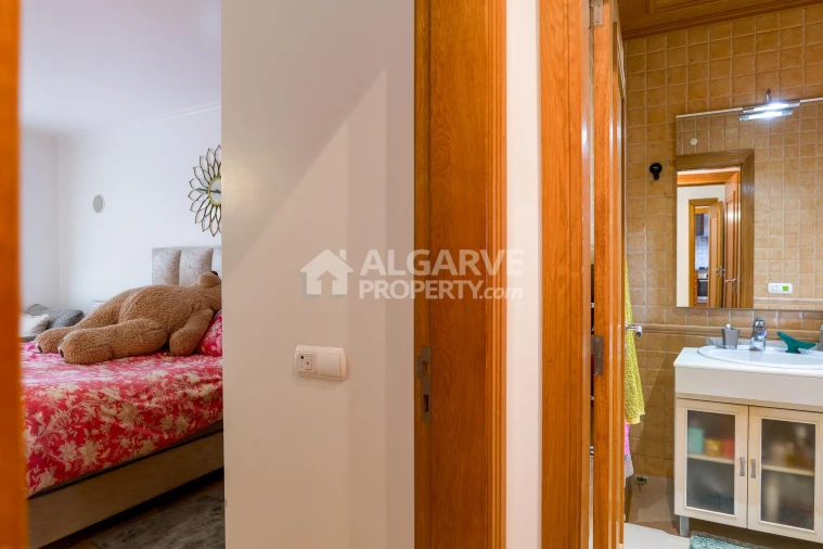 Apartamento T2 para Venda em Quarteira Foto 10