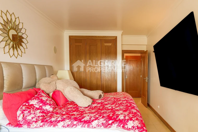 Apartamento T2 para Venda em Quarteira Foto 13