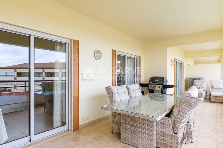 Apartamento T2 para Venda em Quarteira Foto 17