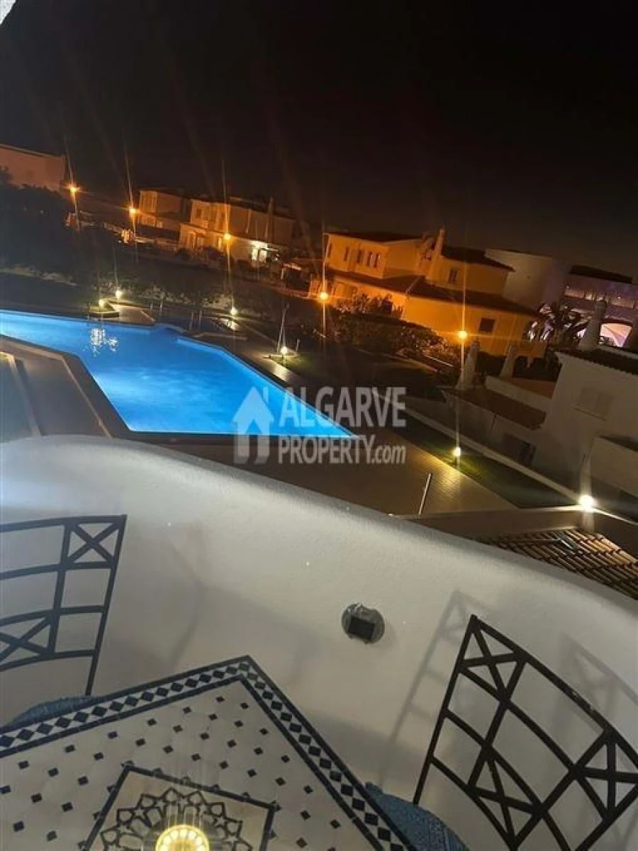 Apartamento T2 para Venda em Albufeira e Olhos de Água Foto 12