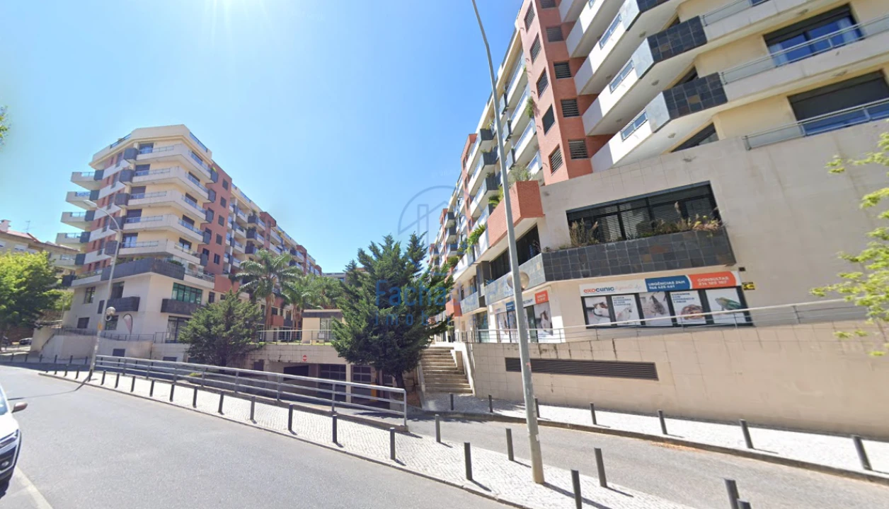 Negócio para Venda em Algés, Linda-A-Velha e Cruz Quebrada-Dafundo Foto 1