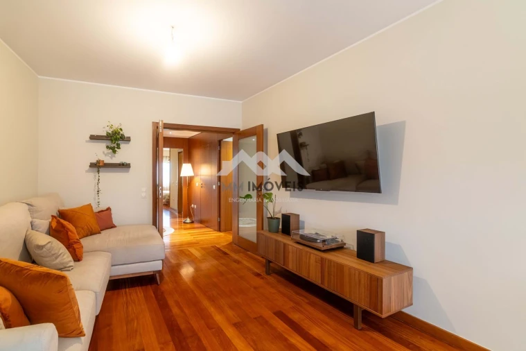 Apartamento T2 para Arrendamento em Rio Tinto Foto 8