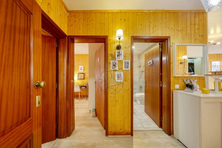 Apartamento T2 para Venda em Portimão Foto 4