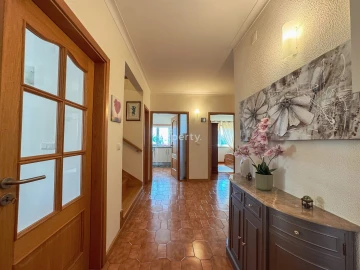 Moradia T5 para Venda em Satão