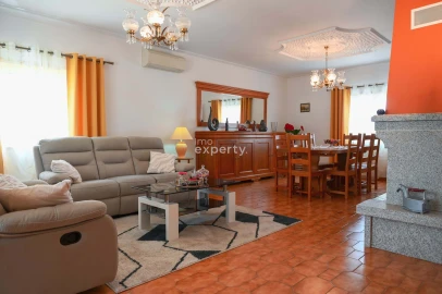 Moradia T5 para Venda em Satão
