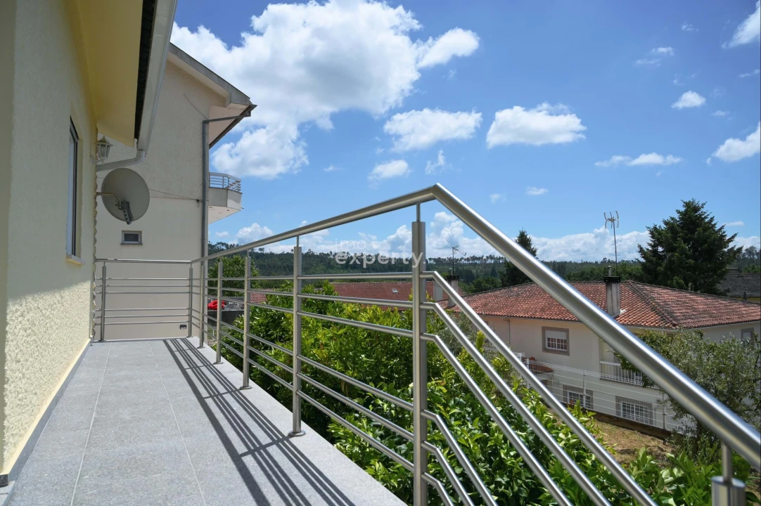 Moradia T5 para Venda em Satão Foto 30