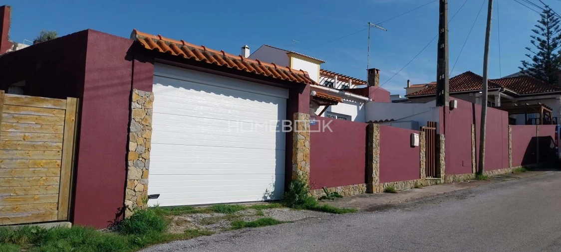 Moradia T3 para Venda em Carvoeira Foto 5