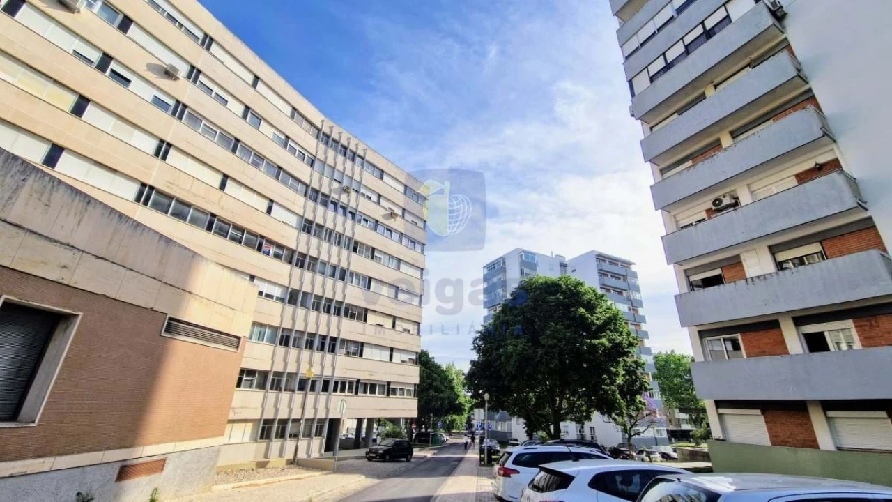 Apartamento T4 para Arrendamento em Olivais Foto 1