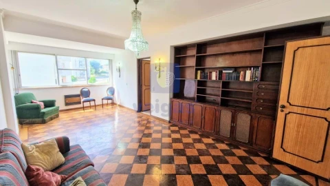 Apartamento T4 para Arrendamento em Olivais