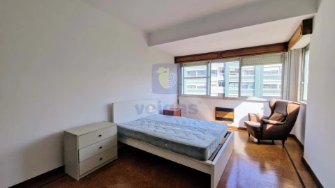 Apartamento T4 para Arrendamento em Olivais