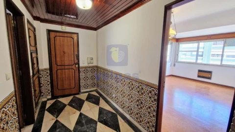 Apartamento T4 para Arrendamento em Olivais