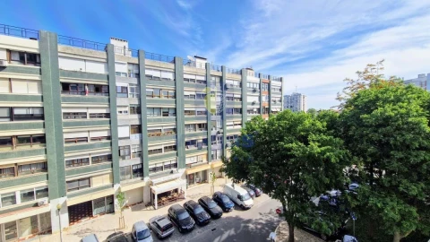 Apartamento T4 para Arrendamento em Olivais