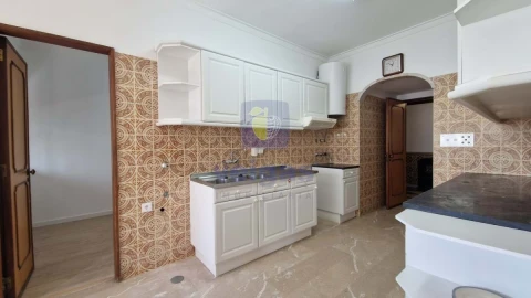 Apartamento T4 para Arrendamento em Olivais