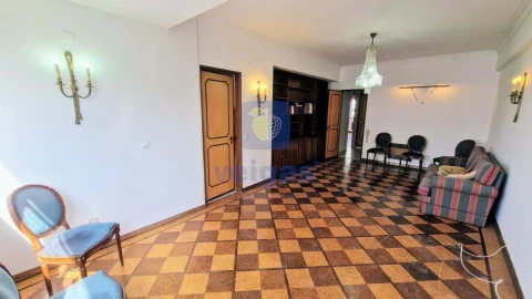 Apartamento T4 para Arrendamento em Olivais