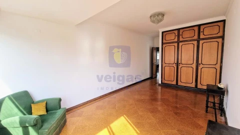 Apartamento T4 para Arrendamento em Olivais