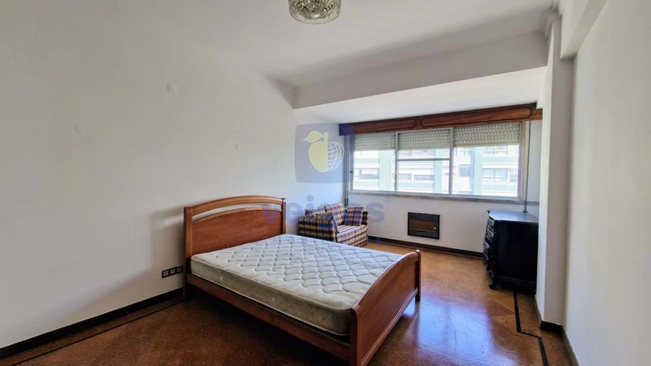 Apartamento T4 para Arrendamento em Olivais Foto 19