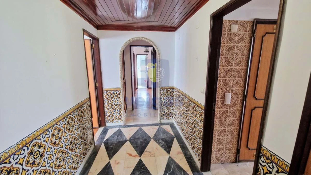 Apartamento T4 para Arrendamento em Olivais Foto 13