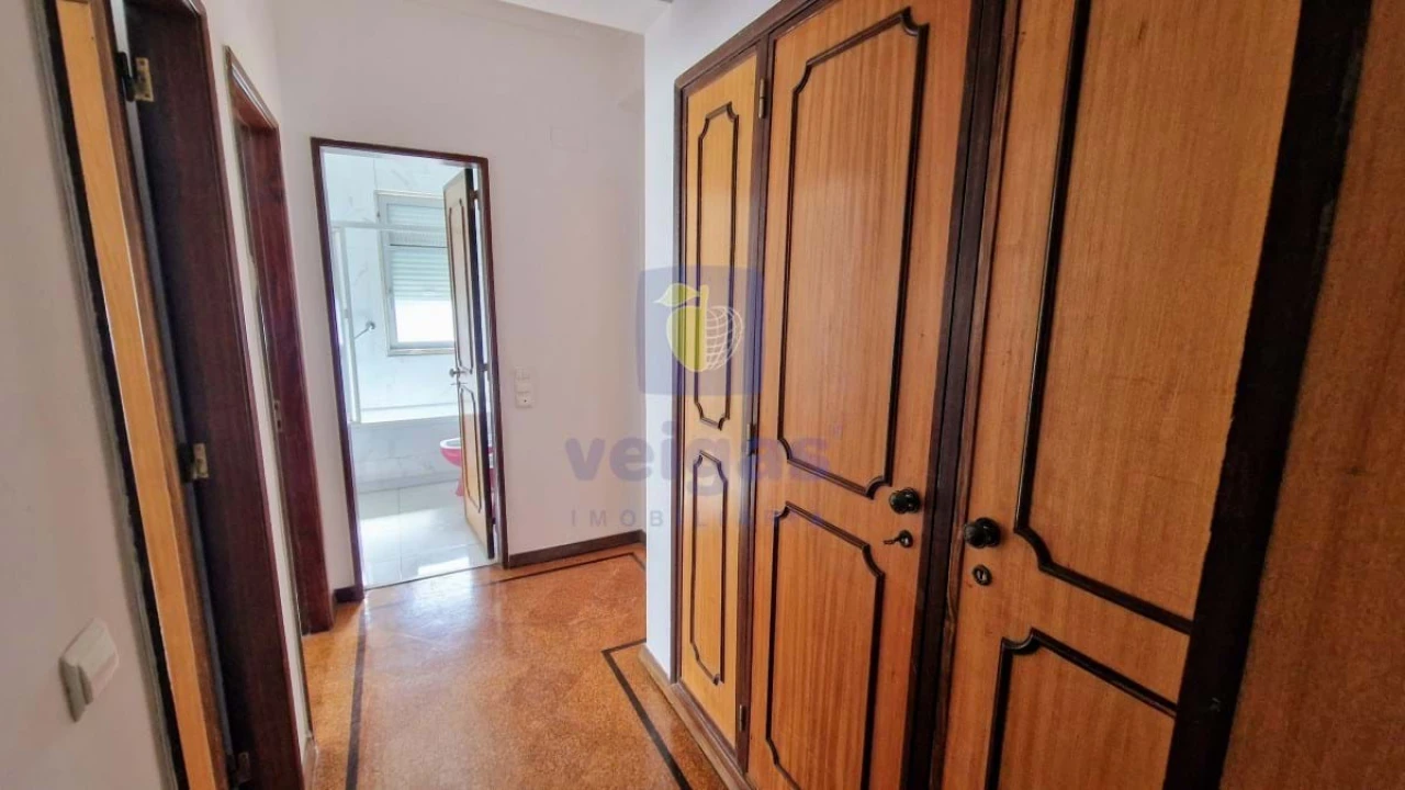 Apartamento T4 para Arrendamento em Olivais Foto 16