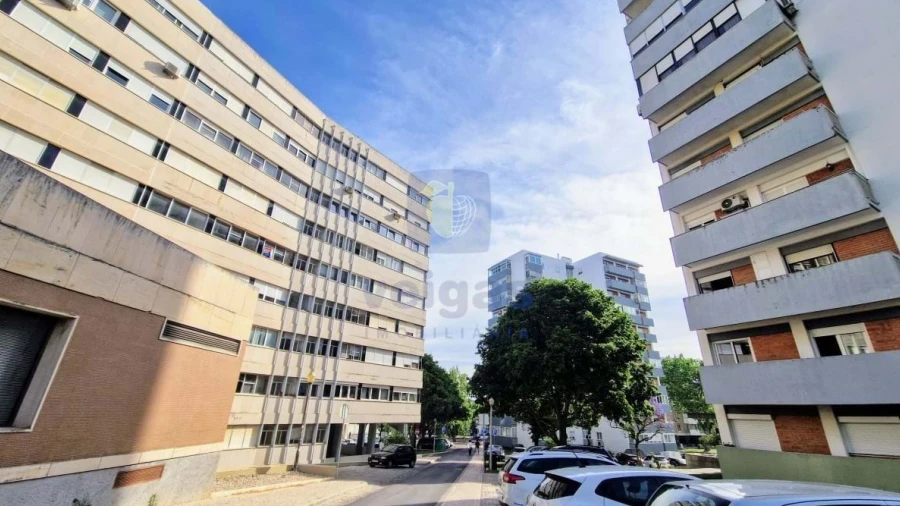 Apartamento T4 para Arrendamento em Olivais