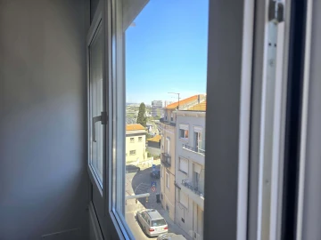 Apartamento T1 para Arrendamento em Campolide
