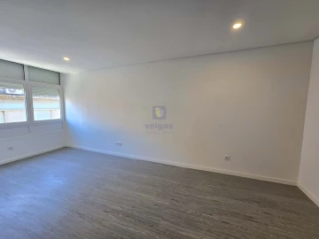 Apartamento T1 para Arrendamento em Campolide