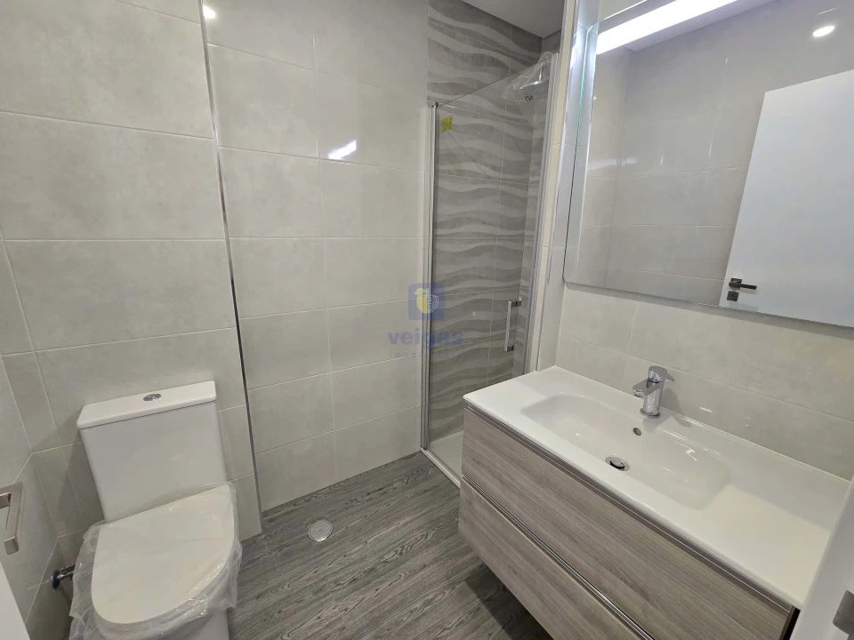 Apartamento T1 para Arrendamento em Campolide Foto 17
