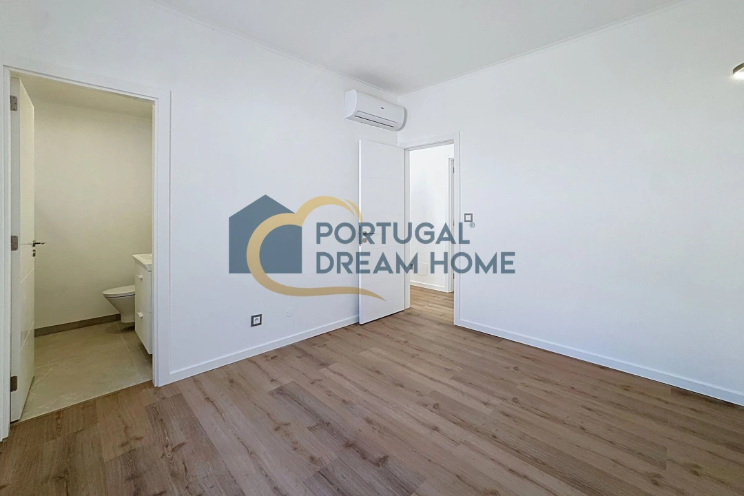 Moradia T3 para Venda em Albufeira e Olhos de Água Foto 14