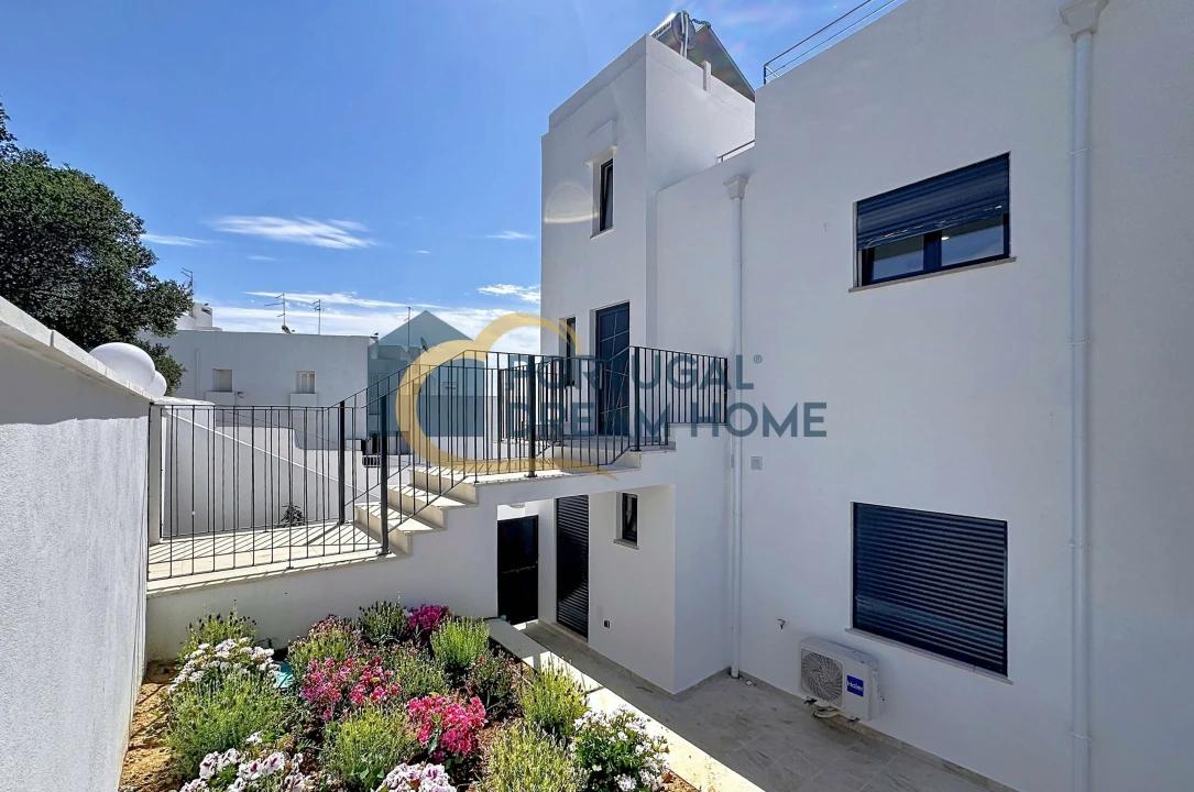 Moradia T3 para Venda em Albufeira e Olhos de Água Foto 3