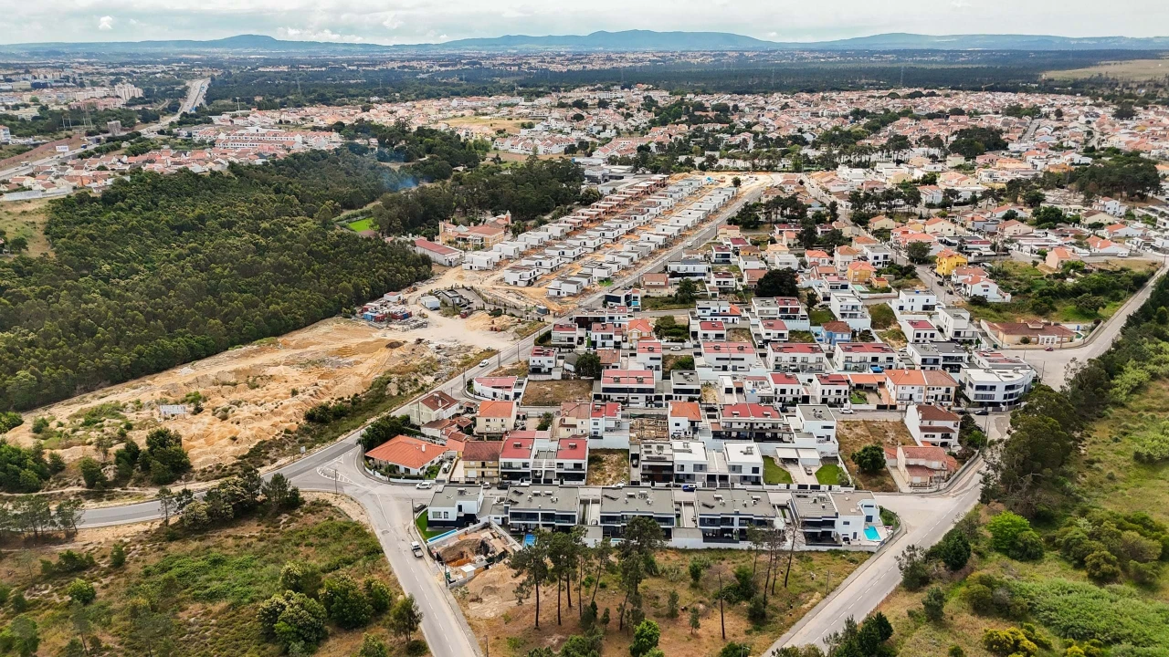 Moradia T4 para Venda em Amora Foto 54