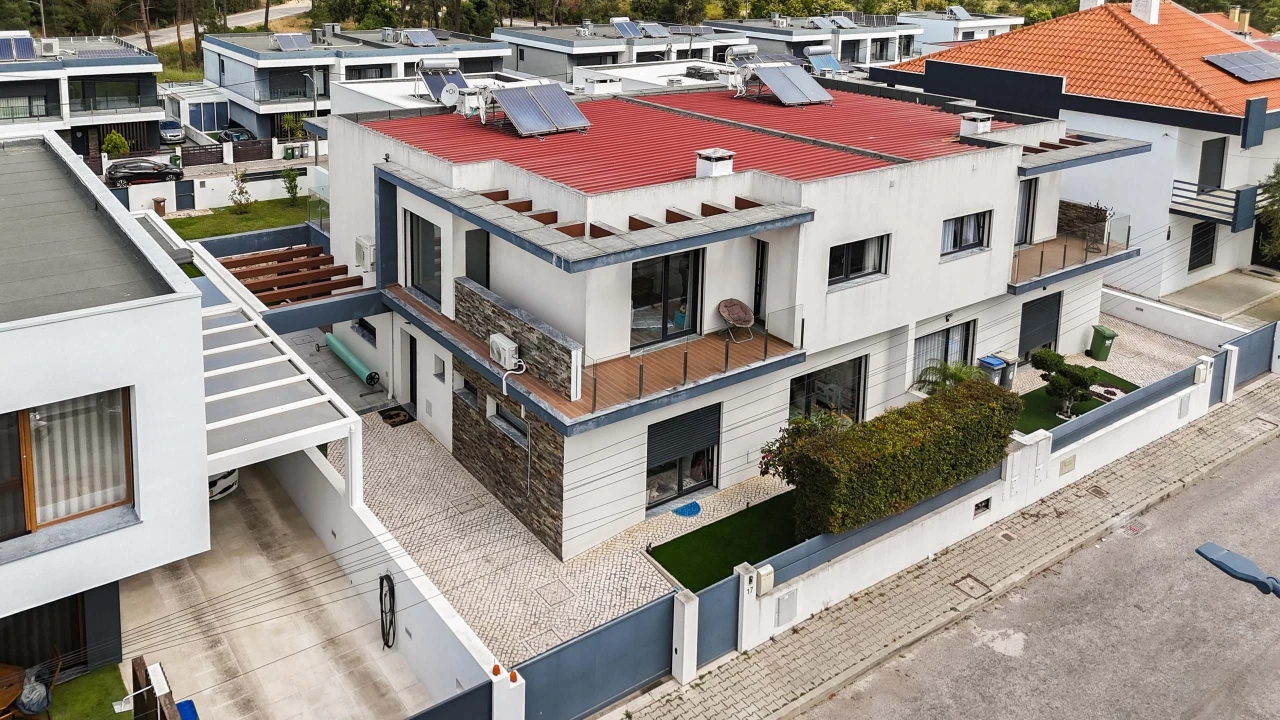 Moradia T4 para Venda em Amora Foto 48