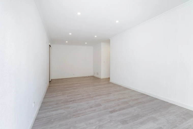 Apartamento T2 para Venda em Algueirão-Mem Martins Foto 3