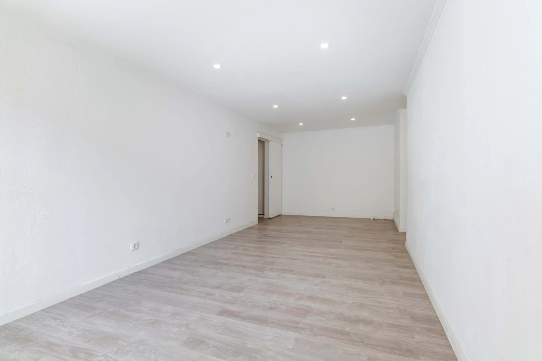 Apartamento T2 para Venda em Algueirão-Mem Martins Foto 4